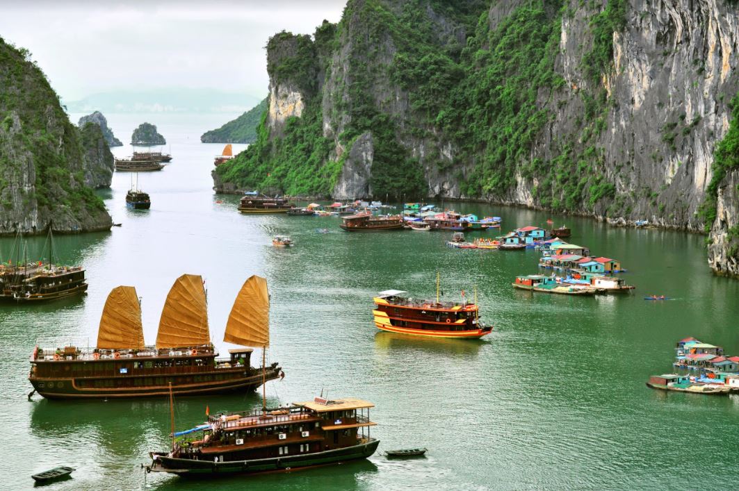 Du lịch Hạ Long Tết Dương Lịch 1 ngày giá tốt khởi hành từ Hà Nội