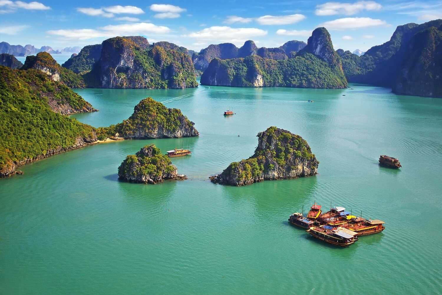 Du lịch Miền Bắc - Hạ Long - Tràng An khuyến mãi Vietnam Airlines
