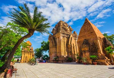 Du lịch Nha Trang - Du ngoạn 4 đảo - Tháp Ponagar - Vinpearland - Nhà thờ đá từ Sài Gòn